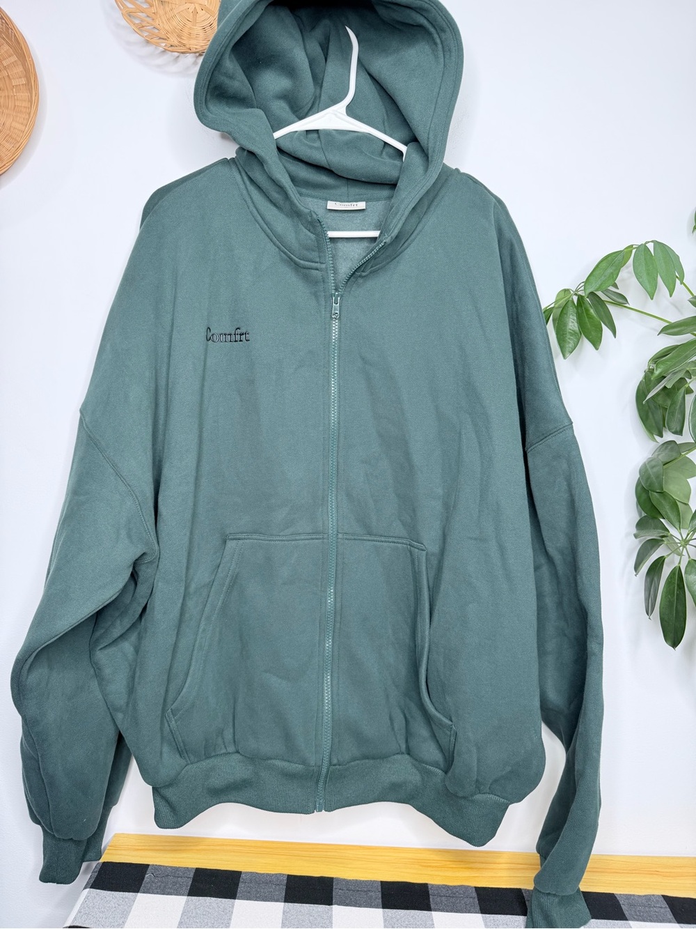 Like New Comfort The Cloud Zip Hoodie Size M
